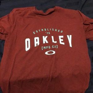 Oakley maroon tee shirt